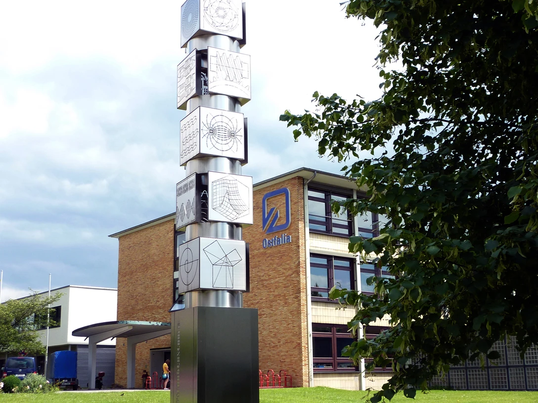 Ostfalia Hochschule mit dem 'Turm der Technik'_Ostfalia.JPG