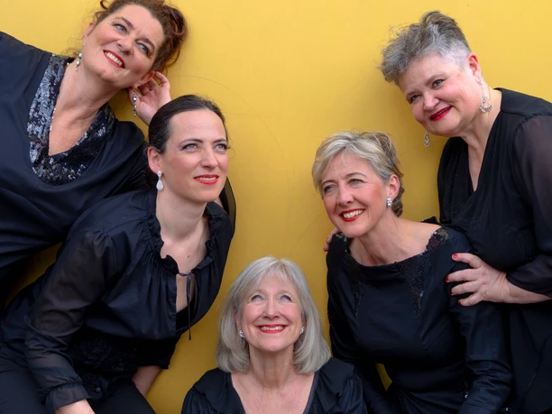 P1012049 hiResgelbsatter