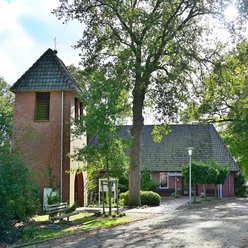 Kapelle Nordloh: Historische Backsteinkapelle mit markantem Turm