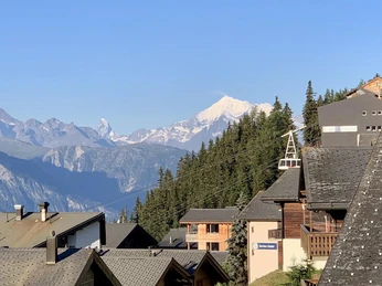 Blick aus dem Kinderzimmer zum Matterhorn