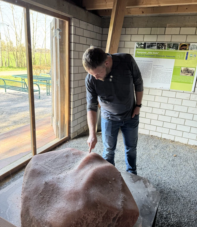 Im Infohäuschen in Sazbergen dreht sich alles um das weiße Gold.jpeg