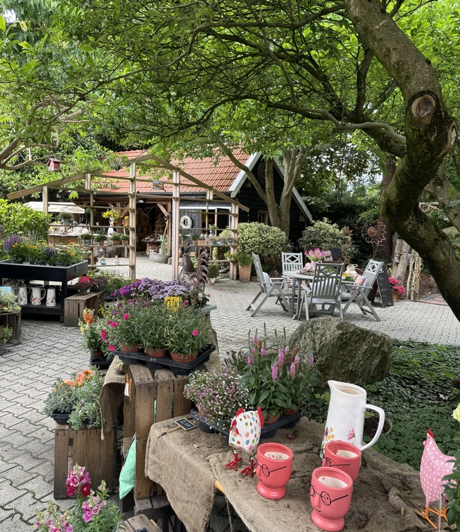 Einladend und beschaulich ist der Hofladen am Kürbishof Sprengel.jpeg