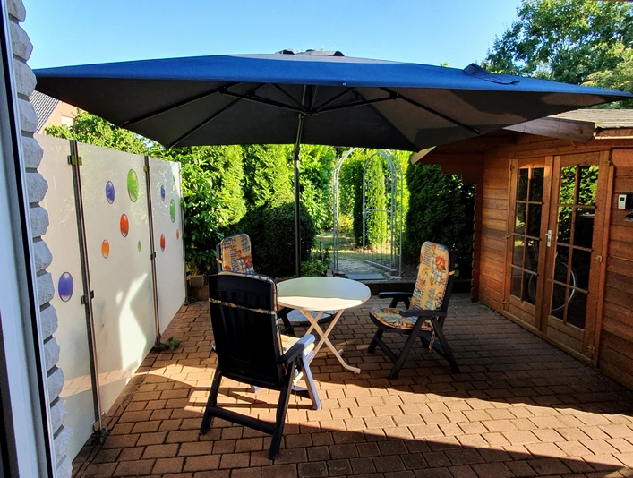 Gästewohnungen Akazie Bild 10-Terrasse 1.jpg Blick auf die Terrasse der Gästewohnungen Akazie in Löhne