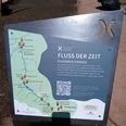 Stele Fluss der Zeit "Platzmeisterhaus"