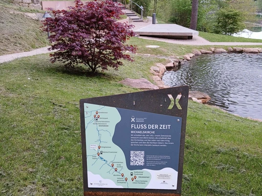 Stele Im Fluss der Zeit "Michaelskirche"