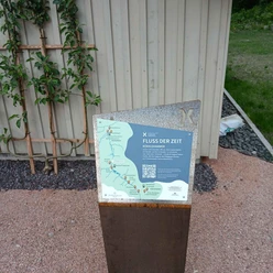 Stele Im Fluss der Zeit "Königshammer"