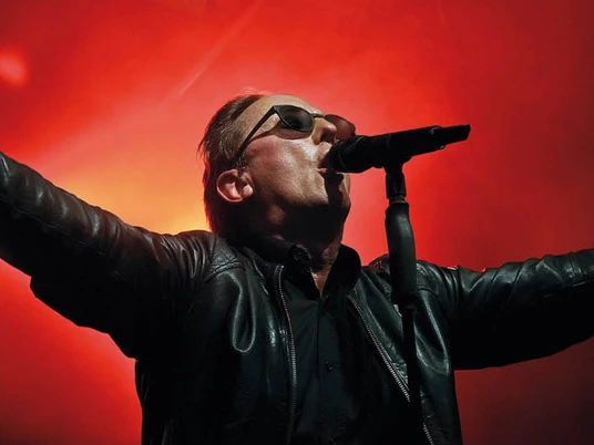 Weitersagen singt Westernhagen.jpg Das Bild zeigt Marius Müller-Westernhagen bei einem Konzert.