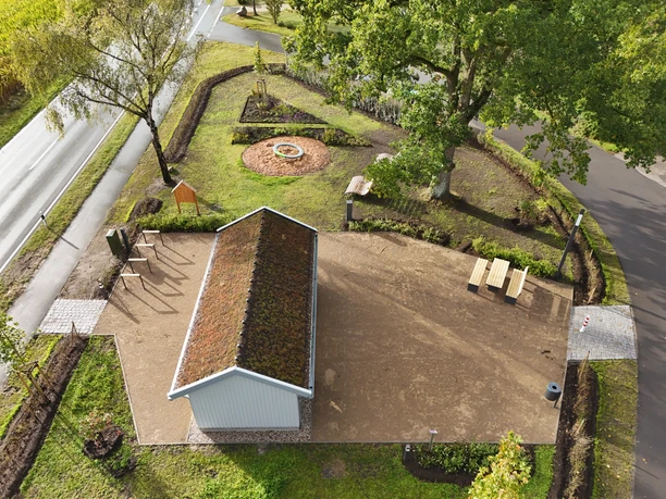 Fahrradrastplatz aus der Vogelperspektive