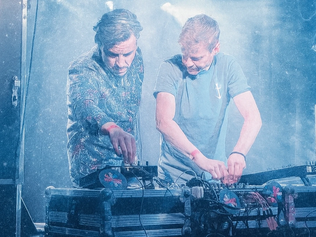 DJ Picture Snow800x600