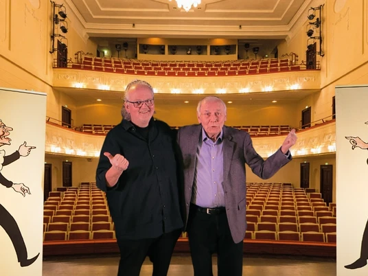 Birger und Stephan im Theater.jpg Das Bild zeigt Birger und Stephan im Theater