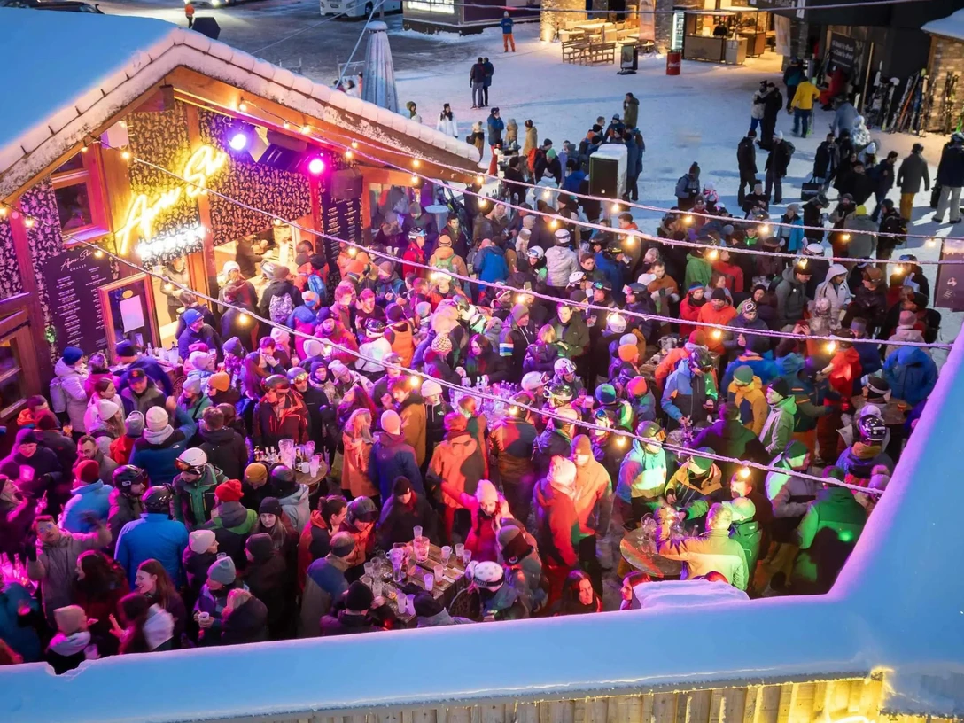 Opening Party Chalet