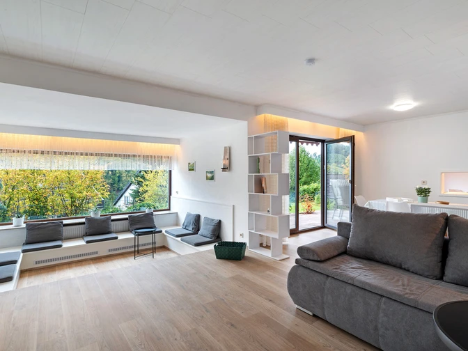 Photo, INSIDE, OUTSIDE