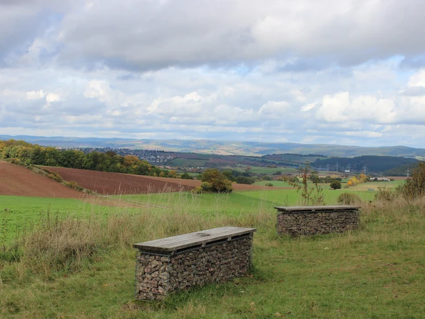 Sitzbänke und Aussicht von der Brauner Warte