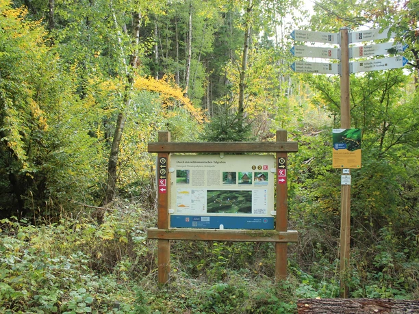 Informationsschild am Wanderparkplatz