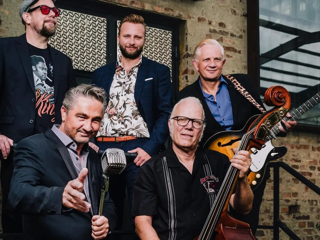 B B The Blues Shacks