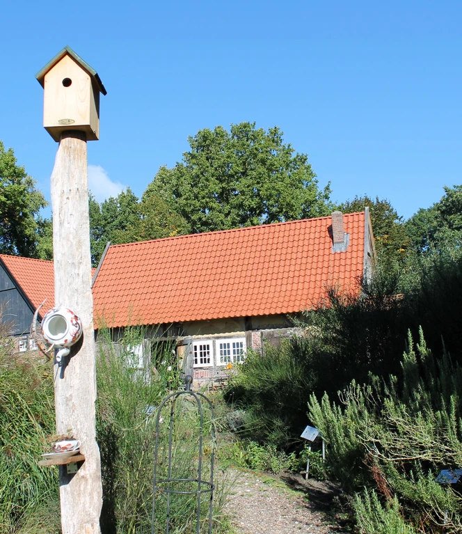 Kräuter- und Vogelhaus im Heilkräutergarten Emsbüren ©Emsland Tourismus GmbH.JPG
