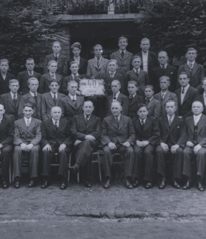 Beim 40jährigen Jubiläum der Firma Krone 1946 hatte Bernard Krone die zukünftige Entwicklung der Landwirtschaft längst erkannt.jpg