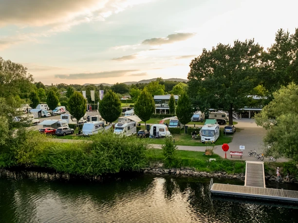 Campsite Kassel_view campsite You are looking from the Fulda to the campsite in Kassel.