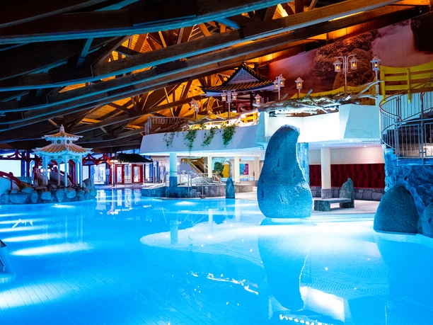 Innenbecken der Kurhessen Therme in Kassel Sie sehen das Innenbecken der Kurhessen Therme in Kassel