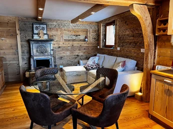 2481a924-0fc9-422b-8165-069d9fdf691d