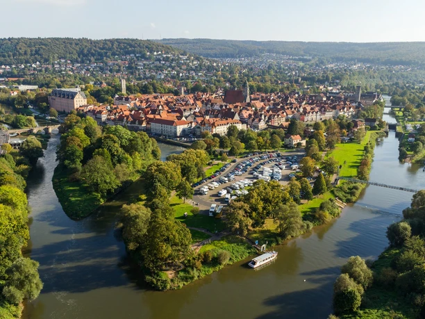 Blick auf die Stadt mit Weserstein