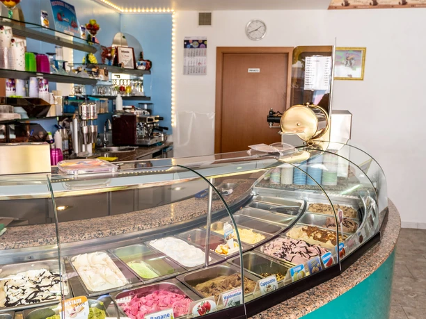 Barntrup-Eiscafe-Eis-und-Fantasy-CC_BA-SA Teutoburger-Wald-LTM-GmbH-D-Ketz-047.jpg