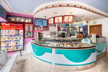 Barntrup-Eiscafe-Eis-und-Fantasy-CC_BA-SA Teutoburger-Wald-LTM-GmbH-D-Ketz-048.jpg