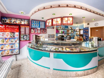 Barntrup-Eiscafe-Eis-und-Fantasy-CC_BA-SA Teutoburger-Wald-LTM-GmbH-D-Ketz-048.jpg