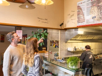 Barntrup-Gitti's-Futterstuebchen-CC_BA-SA Teutoburger-Wald-LTM-GmbH-D-Ketz-160.jpg