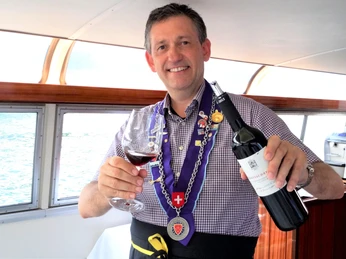 Schifffahrt mit Weinseminar und Käse