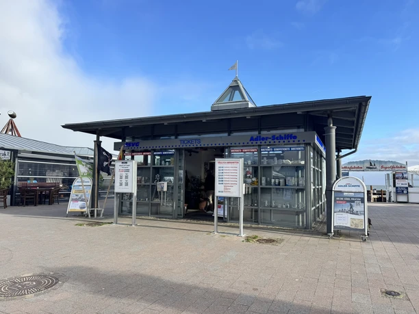 Adler-Pavillon am Lister Hafen