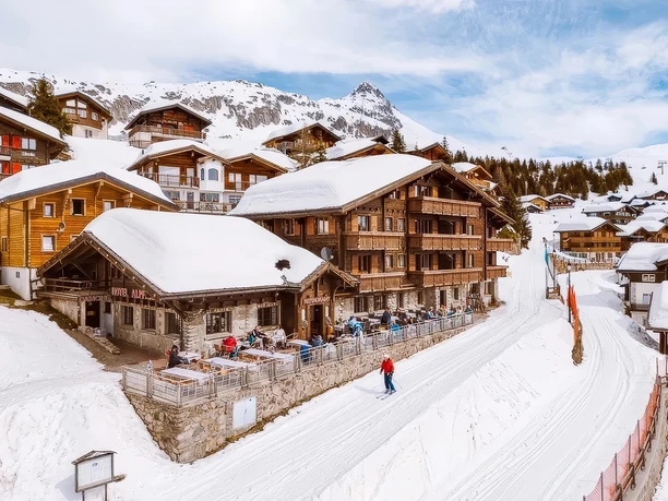 Alpfrieden_Bettmeralp_Aussenansicht_Winter.jpeg