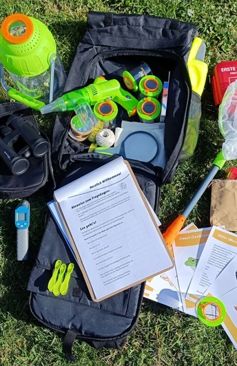 NFH Teutoburg NahTour Rucksack c NaturFreunde NRW.jpg Inhalt des Wanderrucksacks für die NahTour