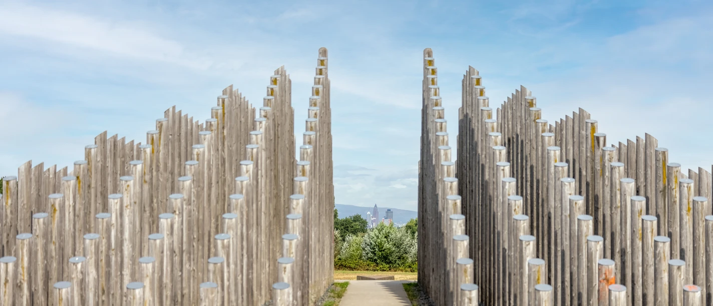 RheinMain Kreis-Offenbach Dreieich Goetzenhain Stangenpyramide