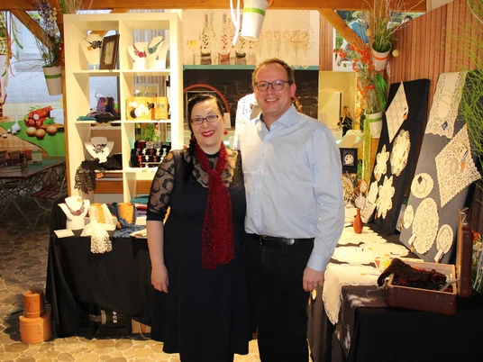 Andreas und Manja Reinhardt bei einer Präsentation der Modespitze Plauen