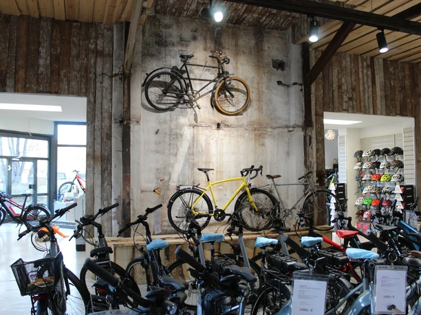 Blick auf den Eingangsbereich Fahrrad & Co