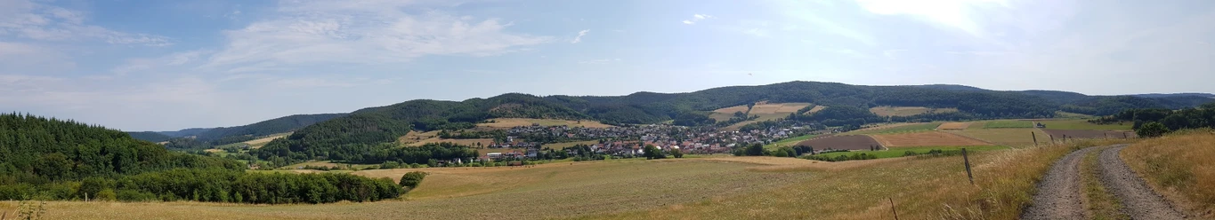 Blick auf Frankenau-Altenlotheim und den Nationalpark Kellerwald-Edersee