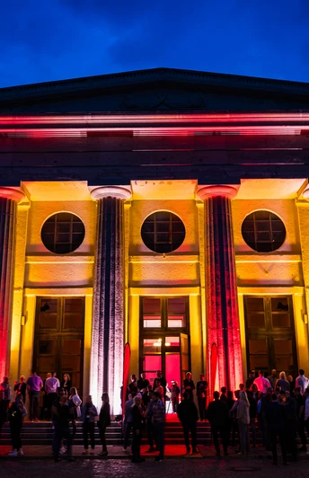 Eventlocation H16 - Leipzig Convention Bureau Eventlocation H16 – präsentiert vom Leipzig Convention BureauEventlocation H16 - presented by the Leipzig Convention BureauMísto konání akce H16 - prezentuje Lipská kongresová kancelář (Leipzig Convention Bureau)Miejsce wydarzenia H16 - prezentowane przez Leipzig Convention BureauEvenementlocatie H16 - gepresenteerd door het Leipzig Convention BureauLuogo dell'evento H16 - presentato dal Convention Bureau di Lipsia