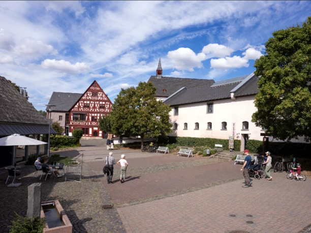 Kloster Gnadenthal Dorfplatz