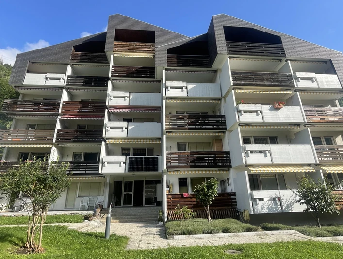 6EB16DA3-DE3D-4FA4-A9CB-7DA6A9076A34