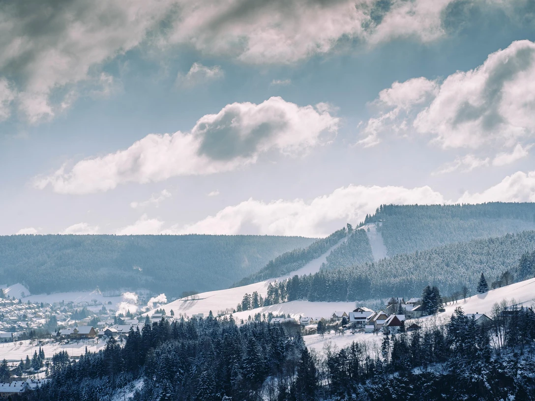 Winterliche Ortsansicht von Baiersbronn