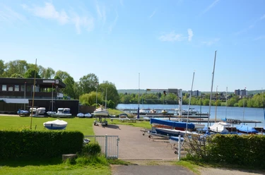 Restaurant Seeterrasse im Vereinsheim Ruderclub Salzgitter direkt neben der Segelclub-Anlage am Salzgittersee