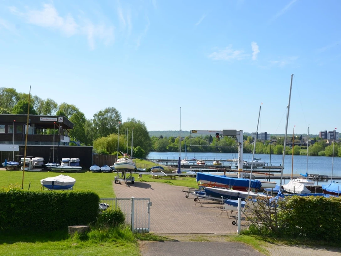 Restaurant Seeterrasse im Vereinsheim Ruderclub Salzgitter direkt neben der Segelclub-Anlage am Salzgittersee