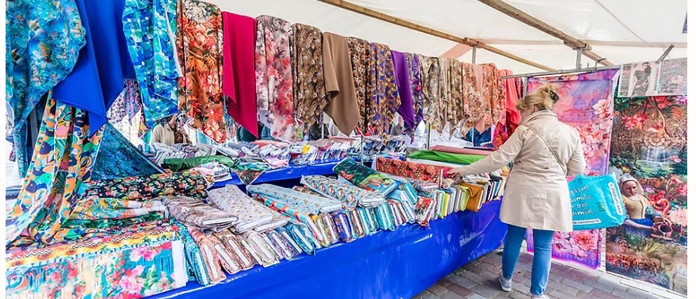 Stoffencircus.jpg Stoffencircus aus den Niederlanden in Aurich