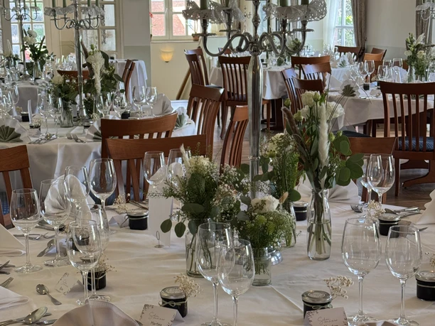 Festlich geschmückter Saal_Landhaus Hamester.jpeg