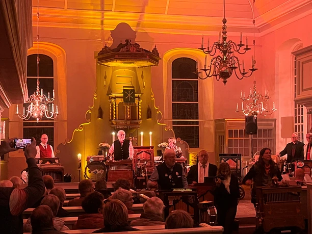 Konzert mit Drehorgeln.jpg Konzert mit Drehorgeln.jpg
