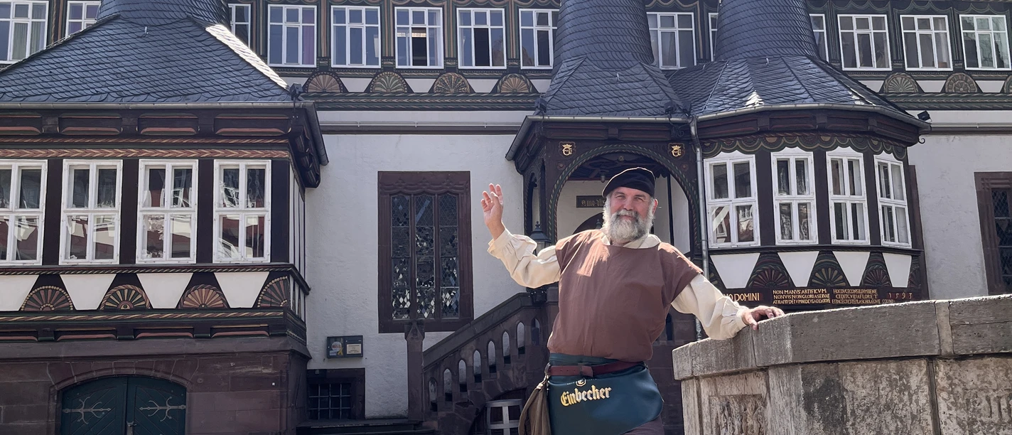 Braumeister vor dem Alten Rathaus Braumeister in Einbeck