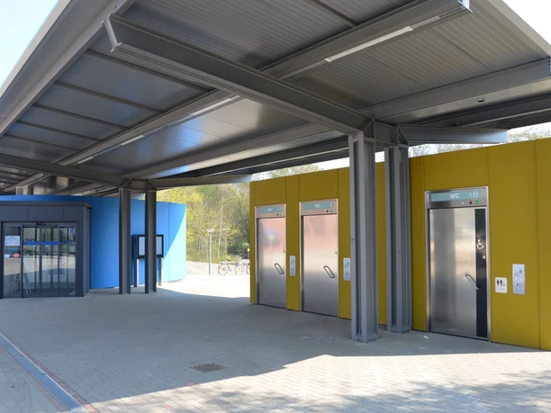 Öffentliche WC Anlage am Bahnhof Salzgitter-Lebenstedt Öffentliche WC Anlage am Bahnhof Salzgitter-Lebenstedt