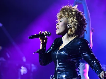 Simply the best 01 cstars in concert