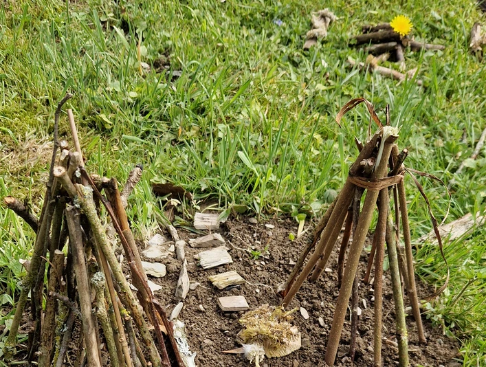 Stehende Stöcke (c) Catharina Schütze.jpg
